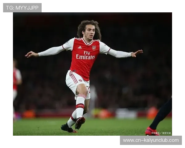 热刺边路摆脱创造精准斜传